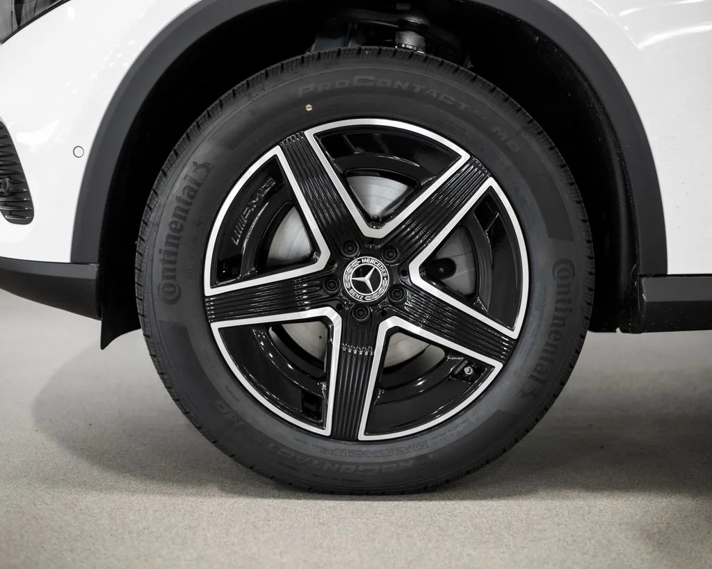 New 2026 White Mercedes-Benz GLC 300 image 4