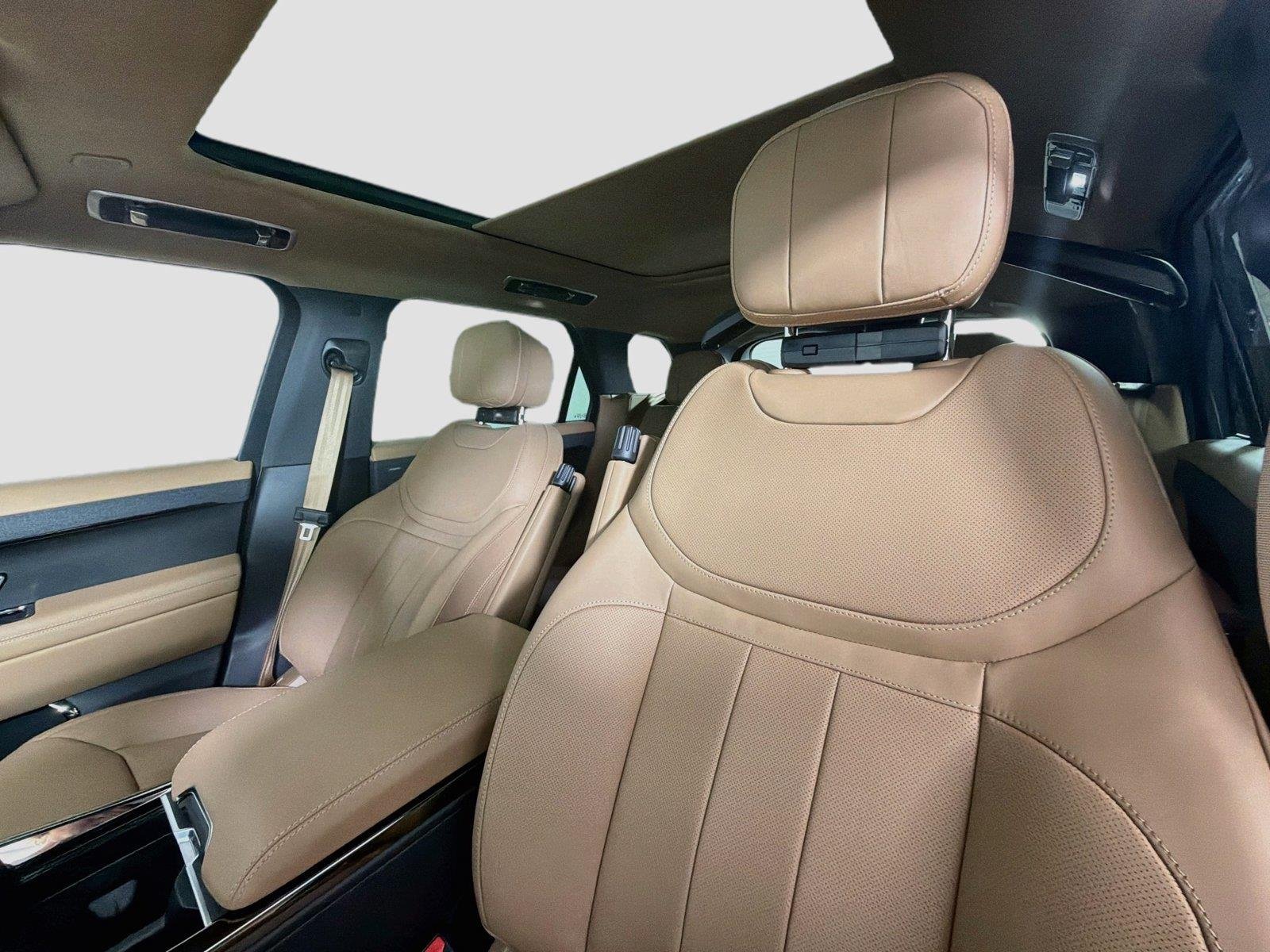 New 2026 Carpathian Grey Land Rover SE image 20