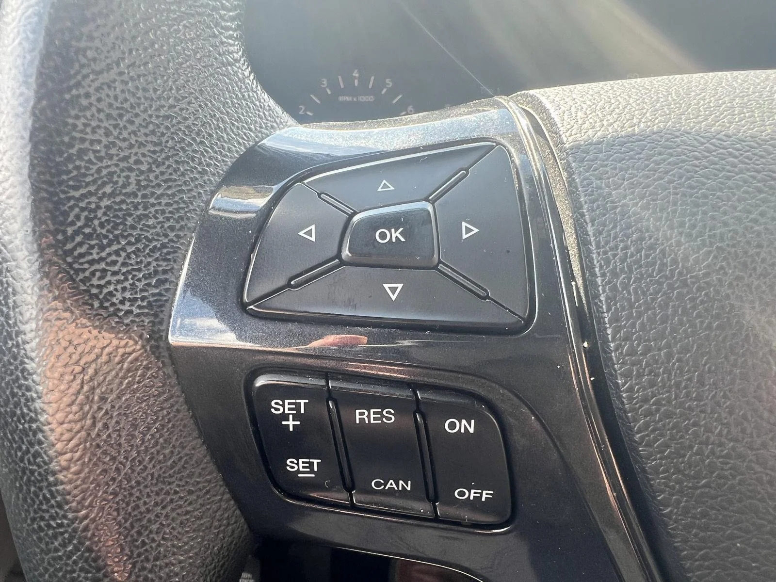 Used 2019 Oxford White Ford XLT image 13