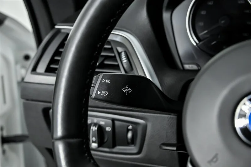 Used 2019 Alpine White BMW Competition image 28