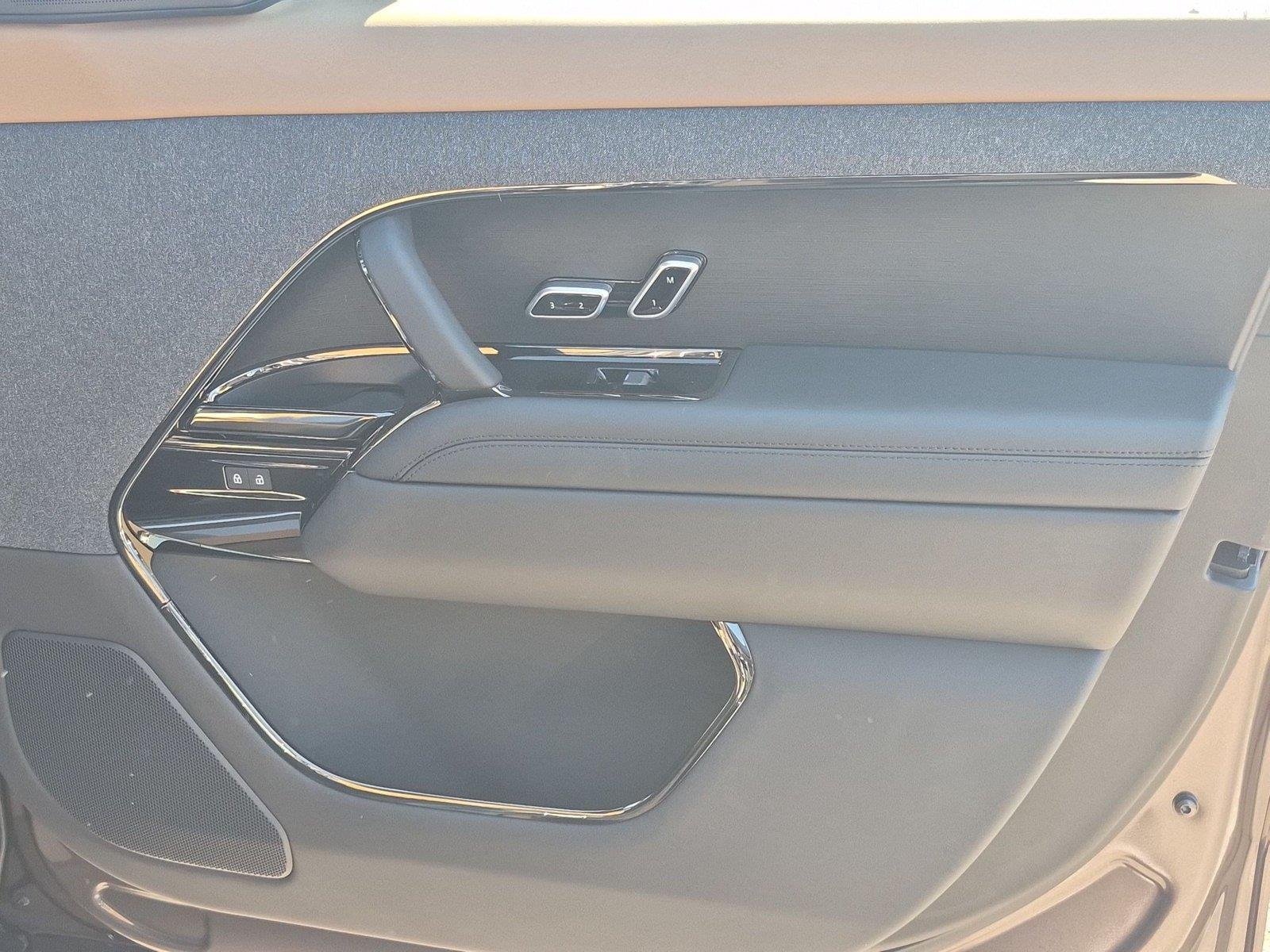 New 2027 Charente Grey Land Rover Dynamic SE image 30