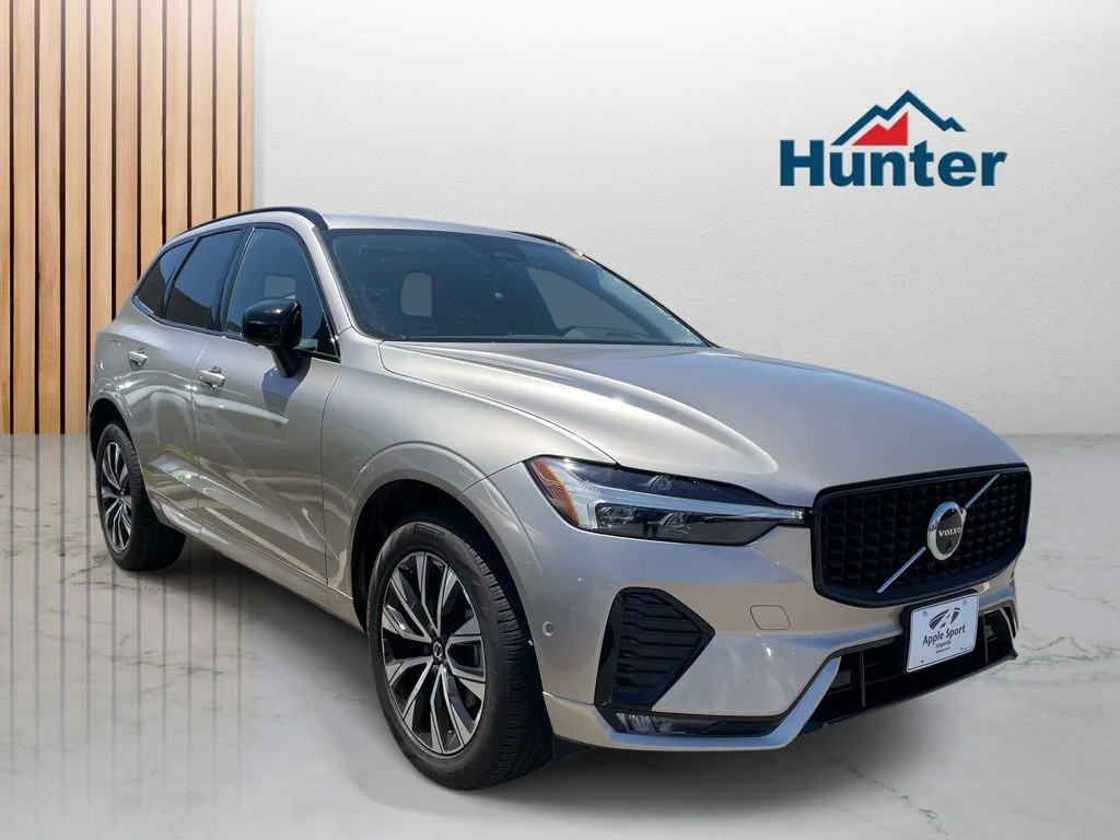 2025 Volvo XC60 B5 Plus Dark AWD's photo