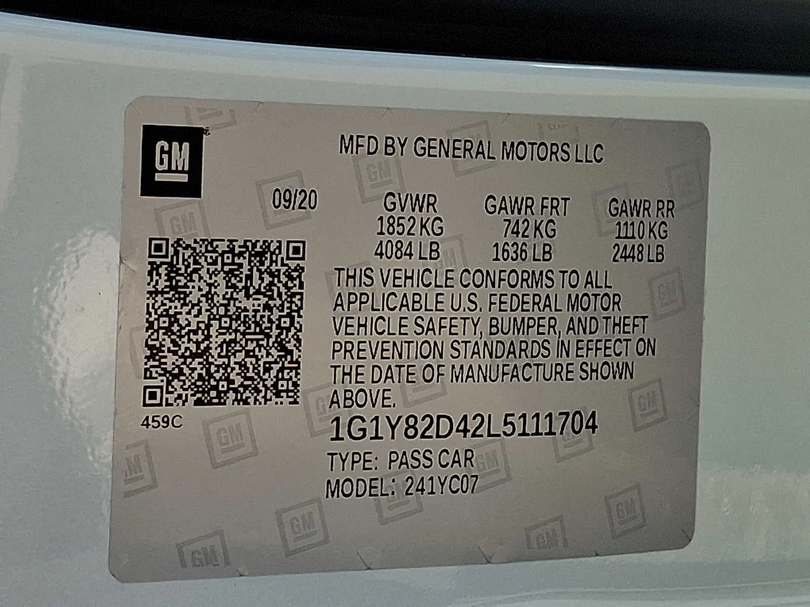 Used 2020 CERAMIC MATRIX GRAY METALLIC Chevrolet 3LT image 26