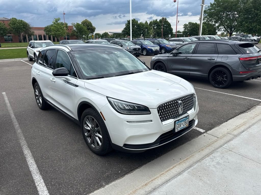 Used 2021 White Lincoln Standard image 1