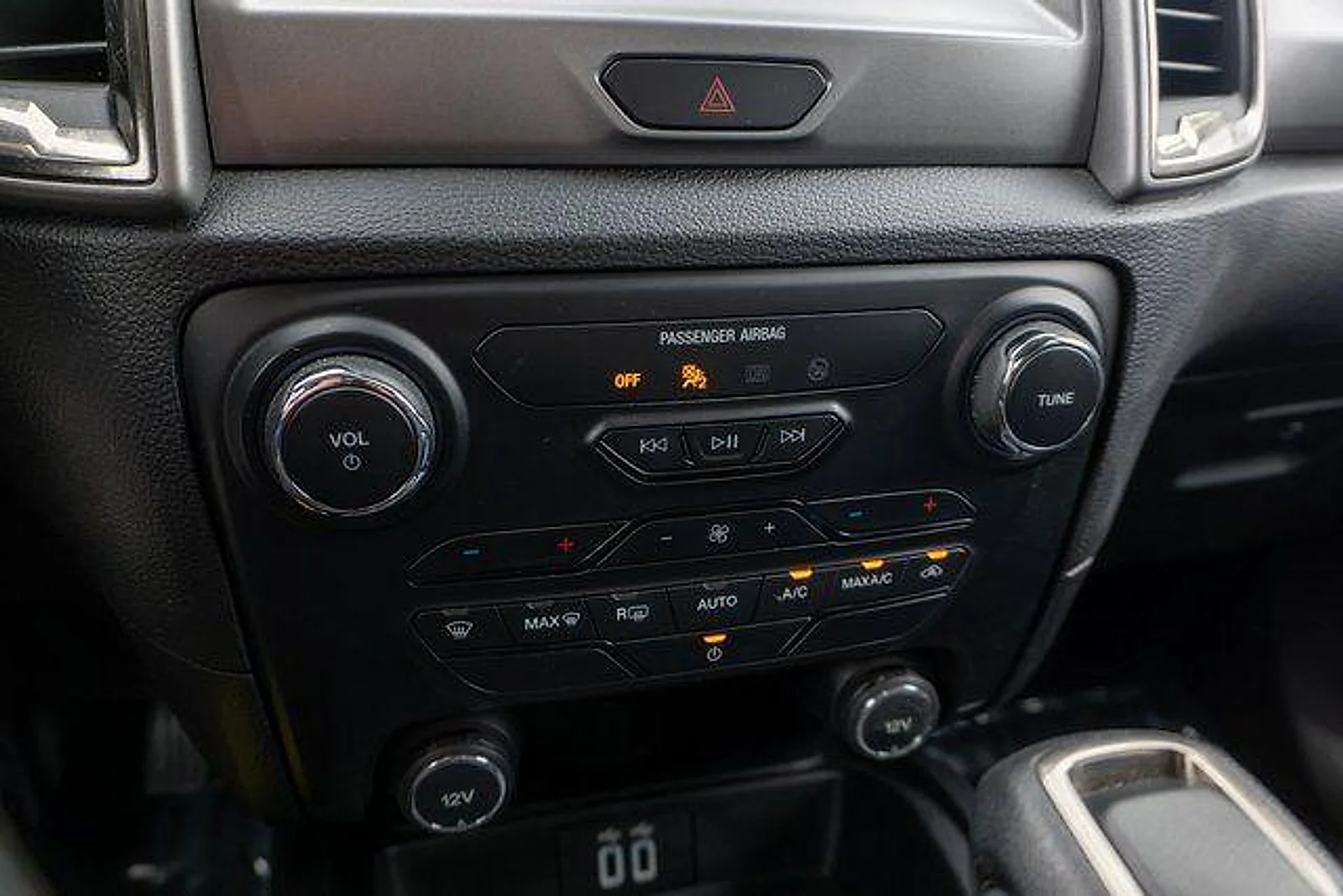 Used 2019 Burnt Orange Ford XL image 23
