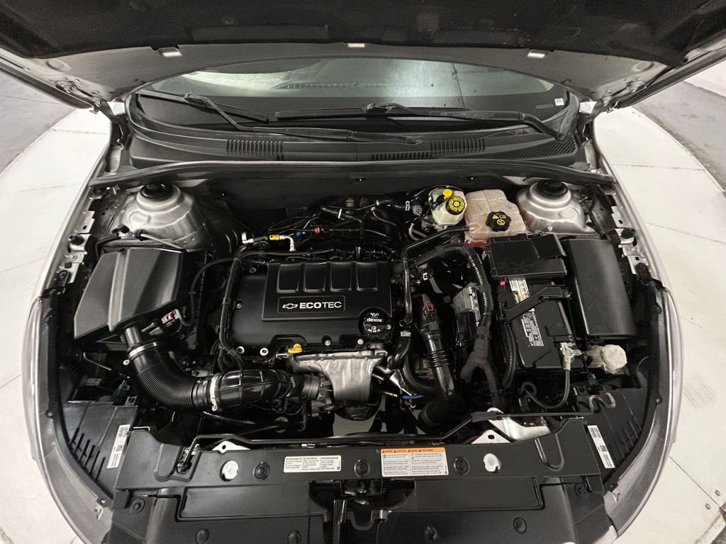 Used 2015 Silver Chevrolet 2LT image 21