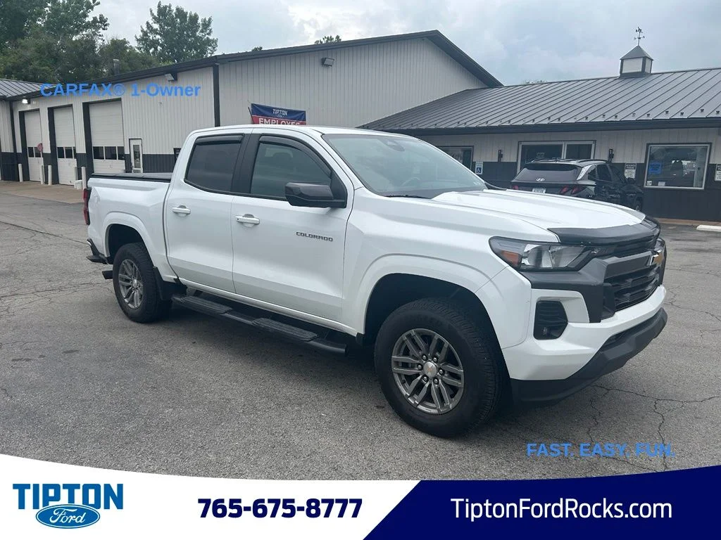 Used 2023 Summit White Chevrolet LT image 26