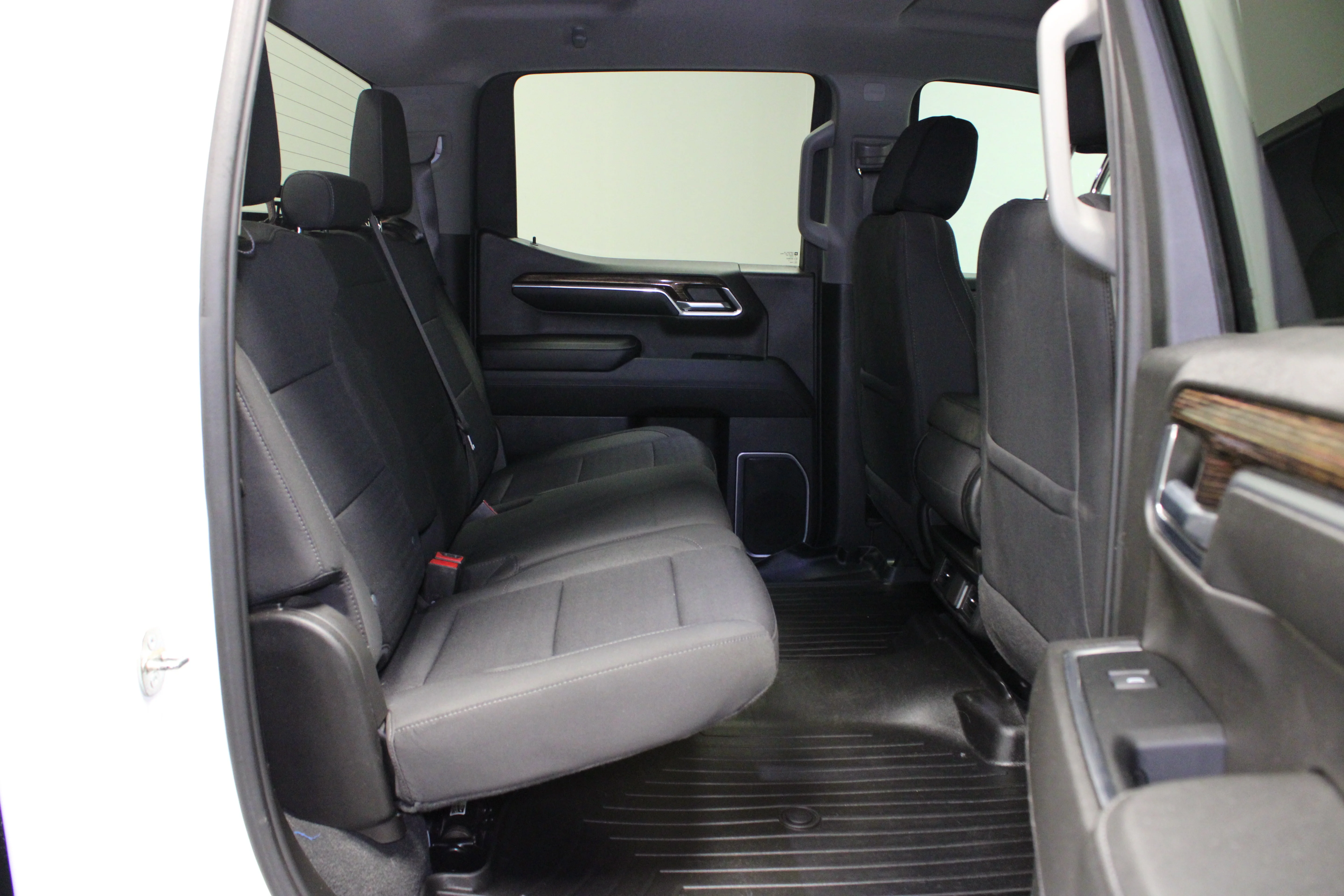 Used 2023 Summit White GMC SLE image 16