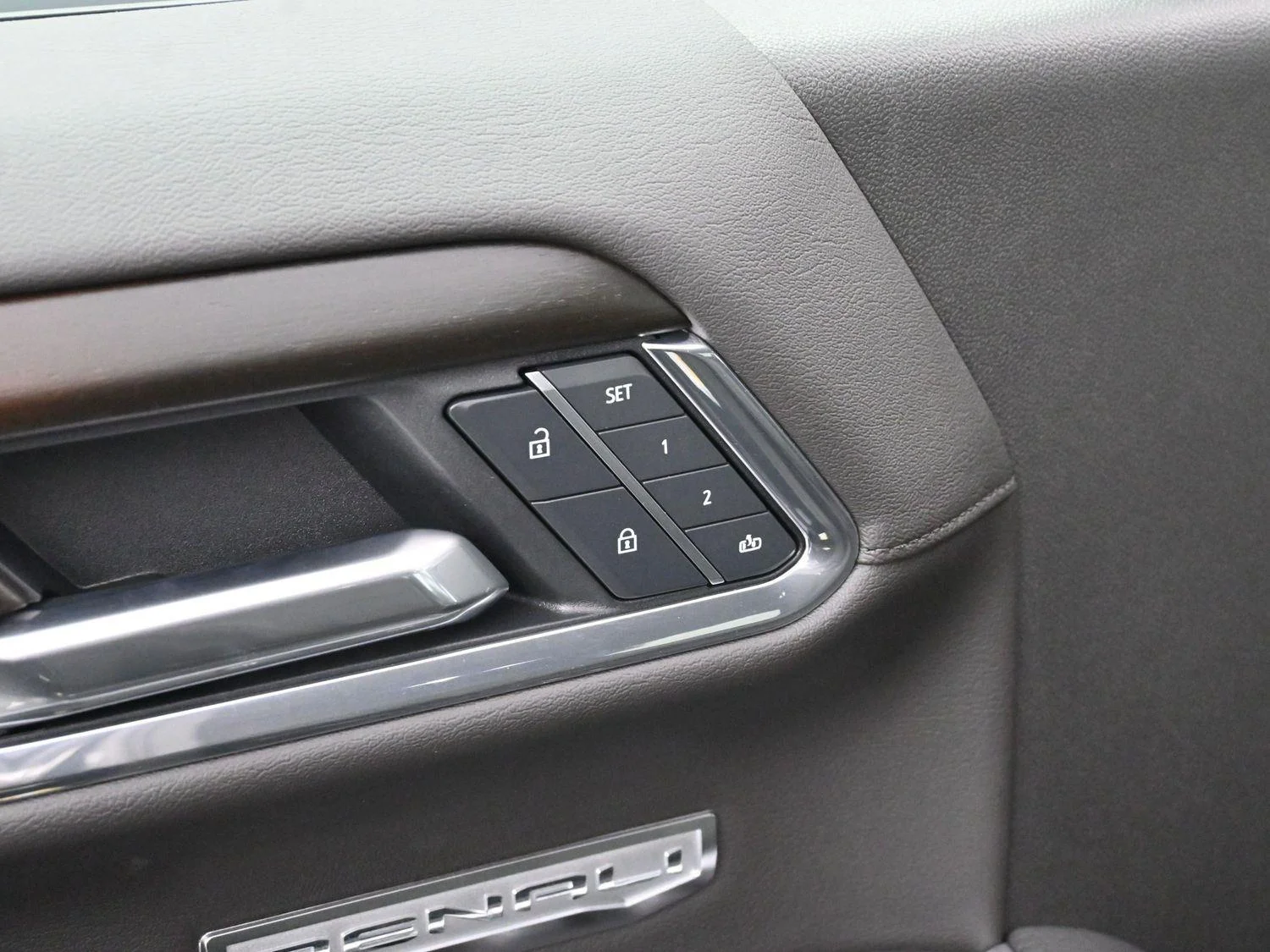 Used 2025 Onyx Black GMC Denali image 10