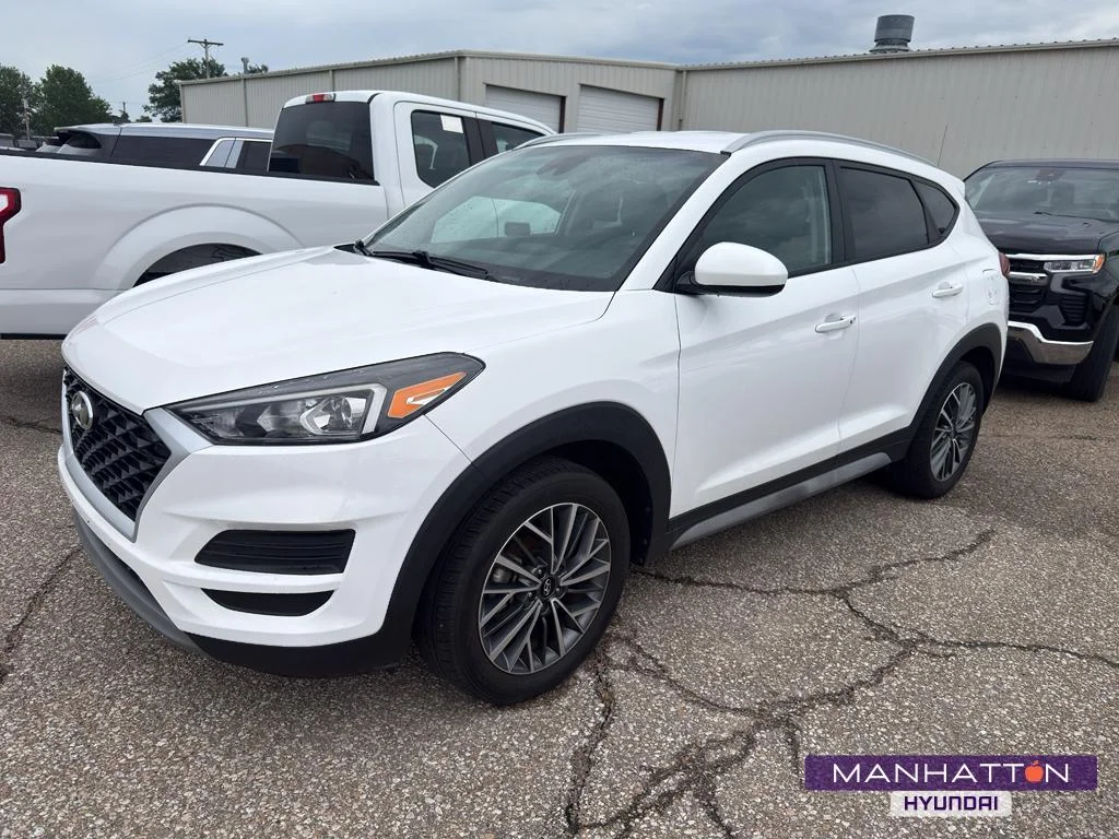 Used 2021 Winter White Hyundai SEL image 1