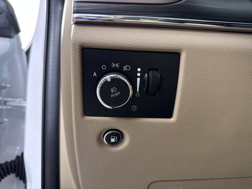 Used 2021 Bright White Clearcoat Jeep Limited image 29
