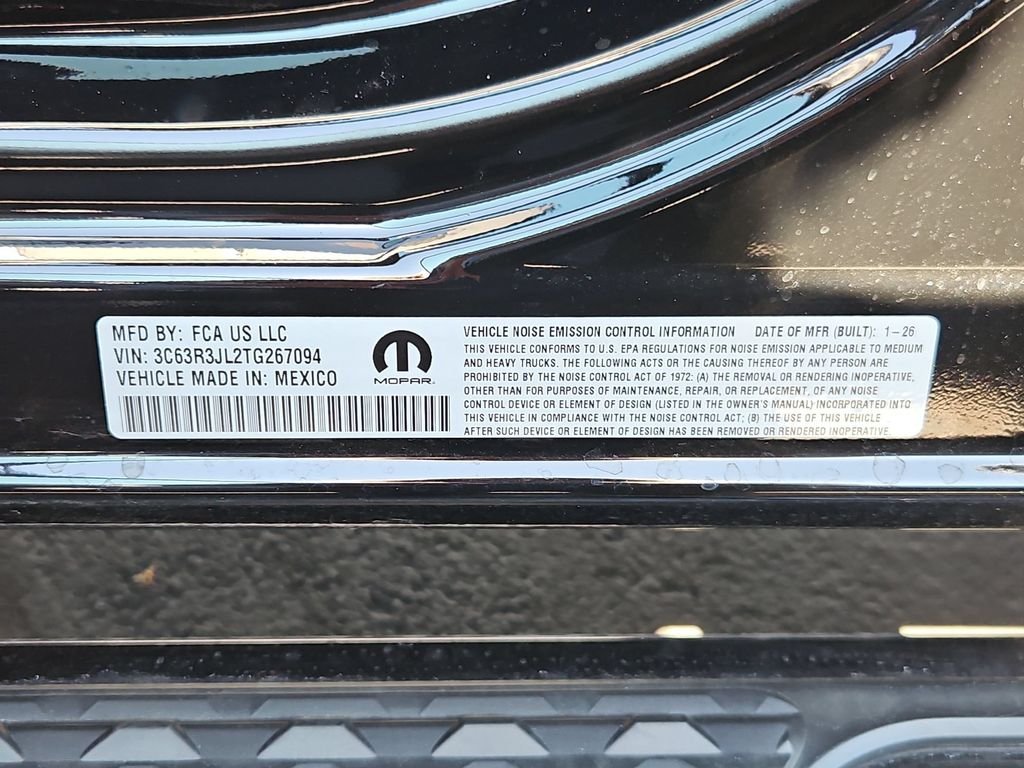 New 2026 Diamond Black Crystal Pearl-Coat Exterior Paint RAM Laramie image 32
