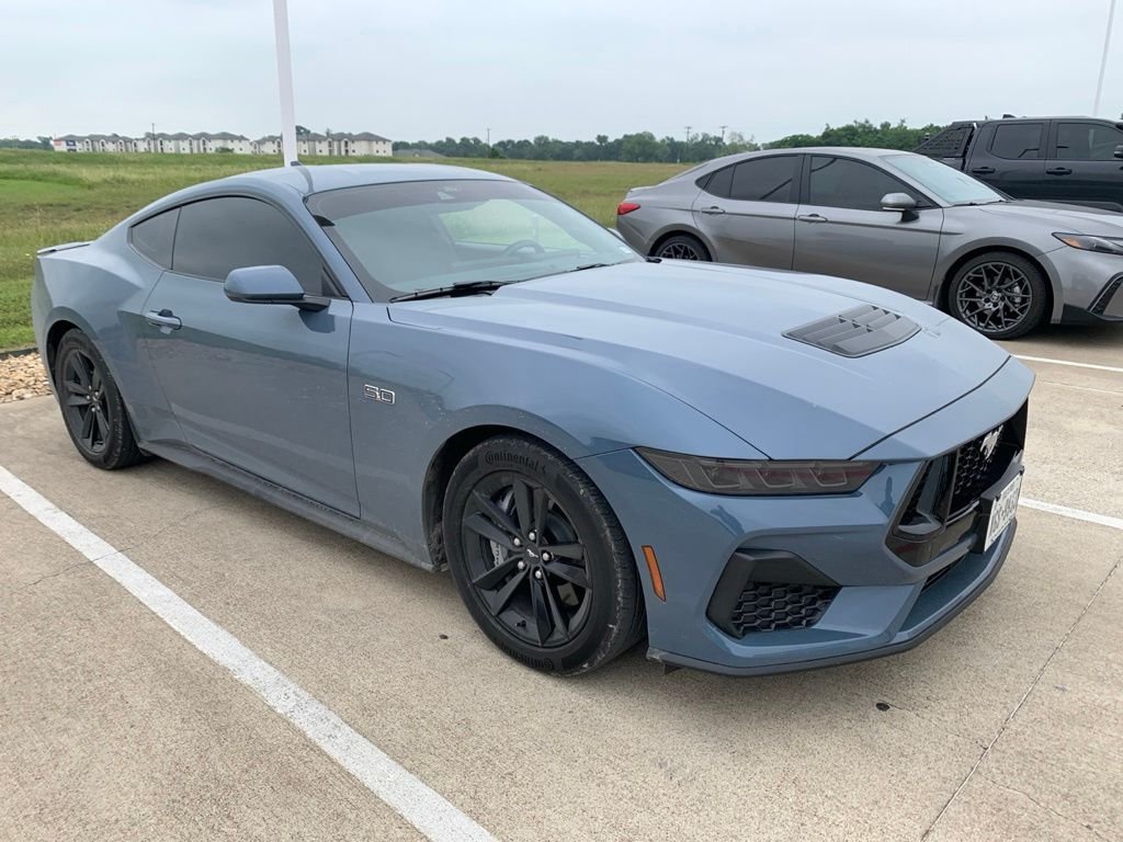 2025 Ford Mustang GT Fastback's photo