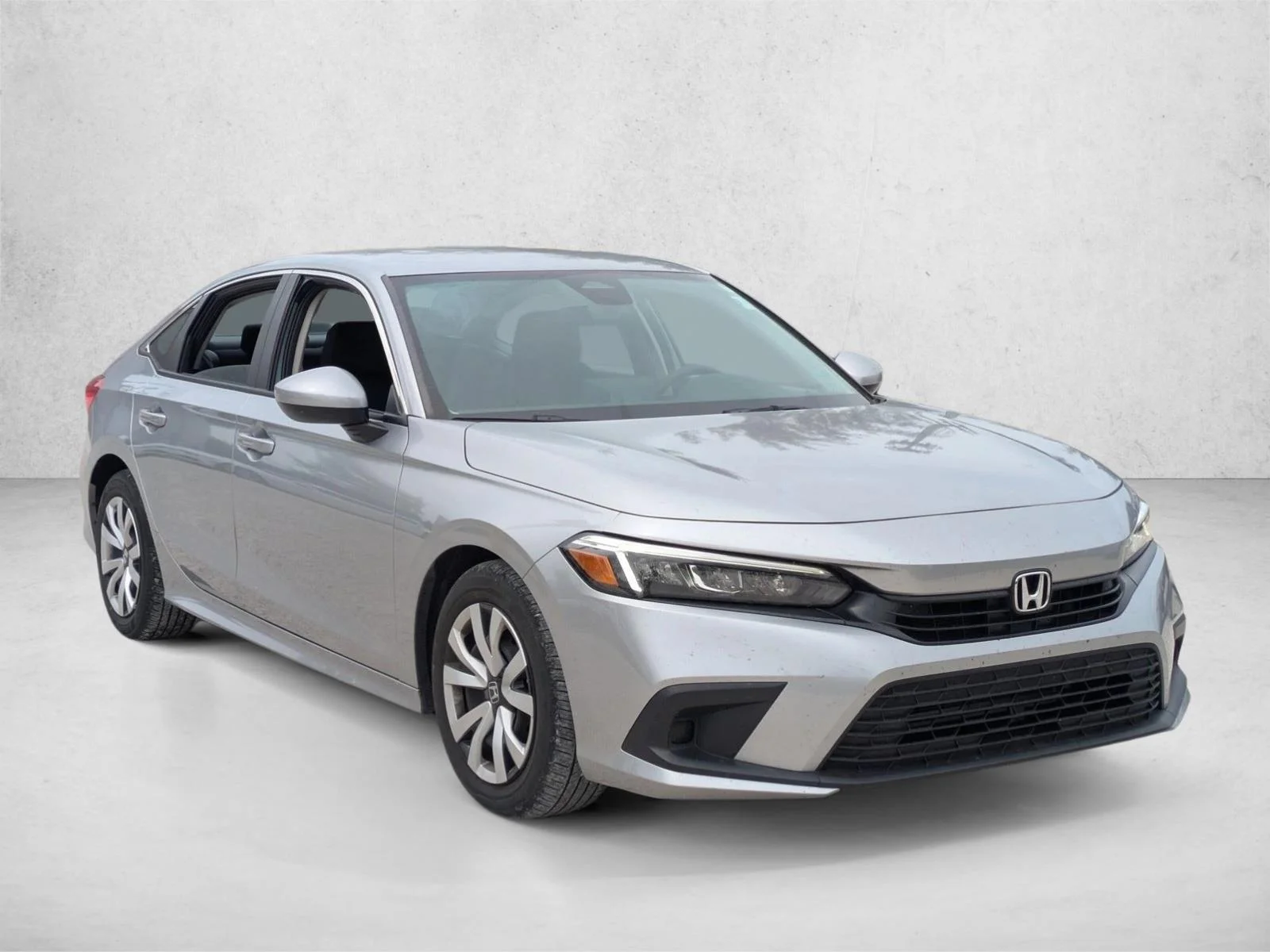 Used 2024 Lunar Silver Metallic Honda LX image 3