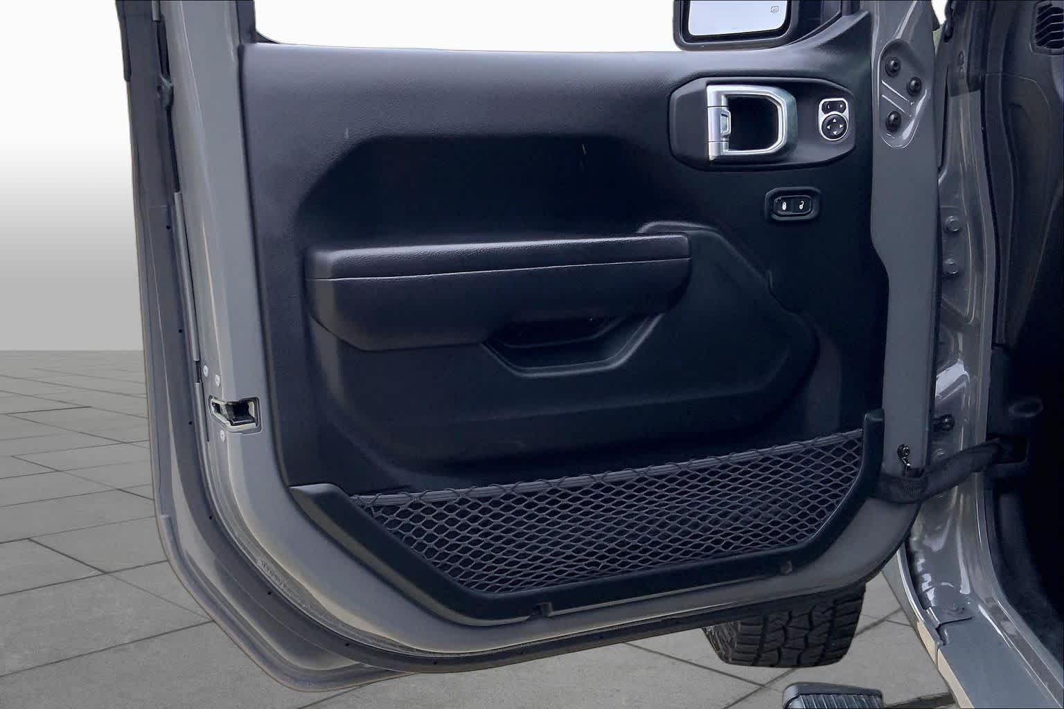 Used 2021 Sting-Gray Clearcoat Jeep Unlimited Willys image 21