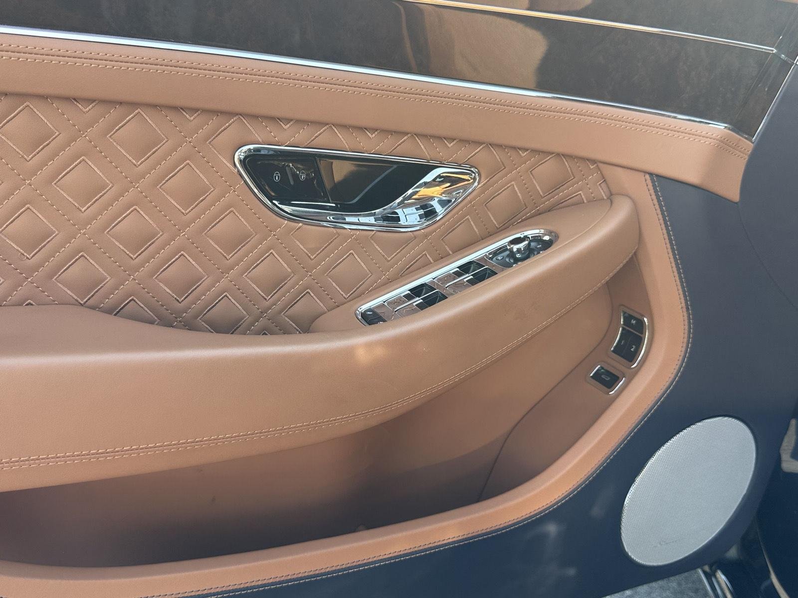 Used 2020 Dark Sapphire BENTLEY  image 11