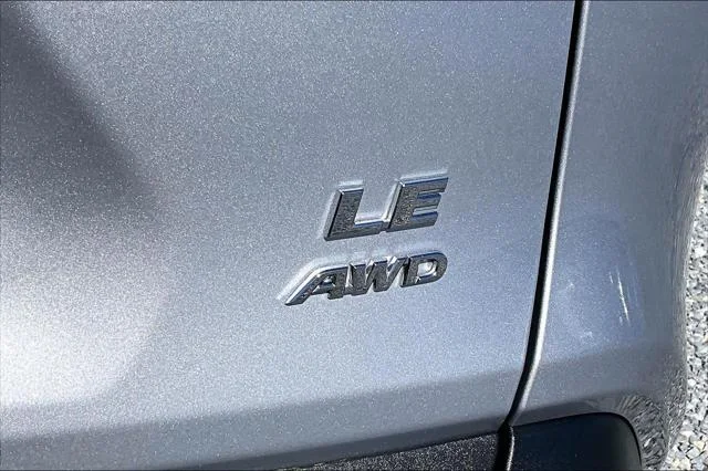 Certified Used 2024 SILVER SKY METALLIC Toyota  image 10