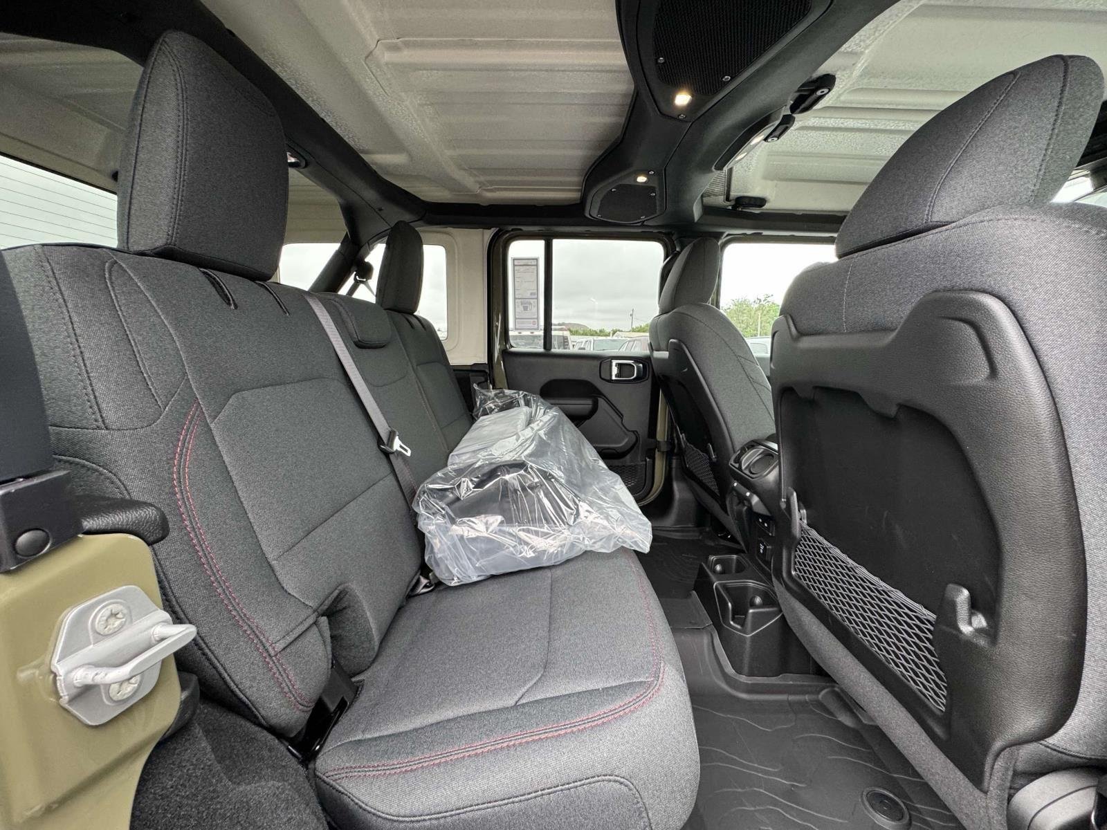 2025 Jeep Wrangler 4-Door Rubicon - Photo 15
