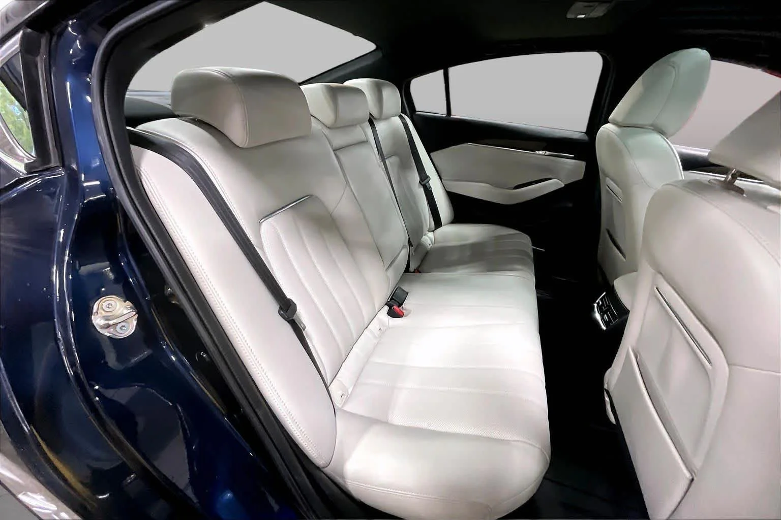 Used 2020 Deep Crystal Blue Mazda Signature image 19