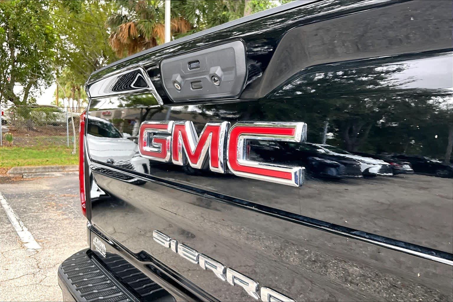 Used 2021 Onyx Black GMC AT4 image 31