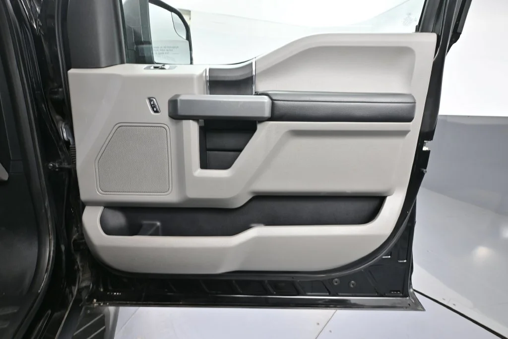 Used 2017 Black Ford XLT image 34
