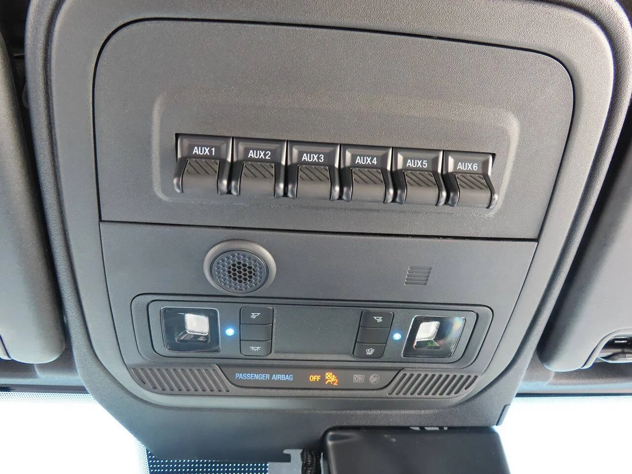 Used 2023 Cactus Gray Ford Outer Banks Advanced 4x4 2dr SUV image 22