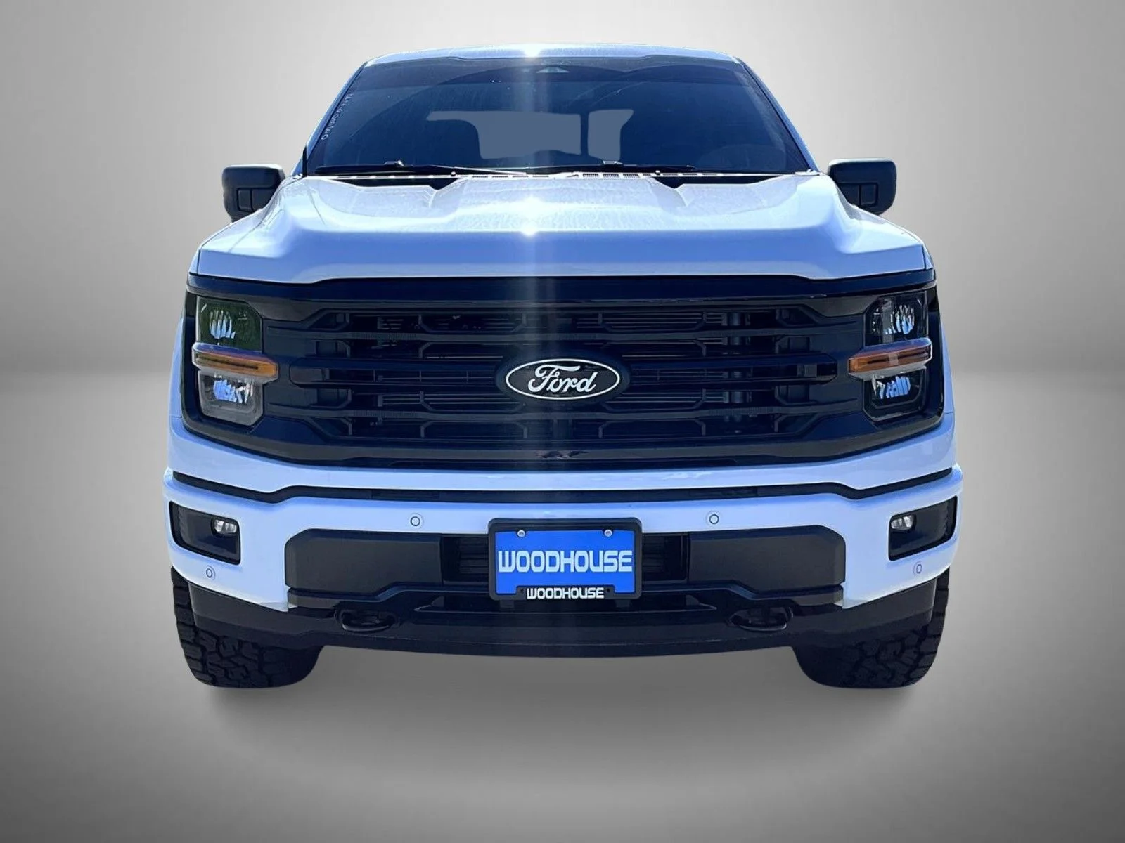 New 2026 Oxford White Ford XLT image 2