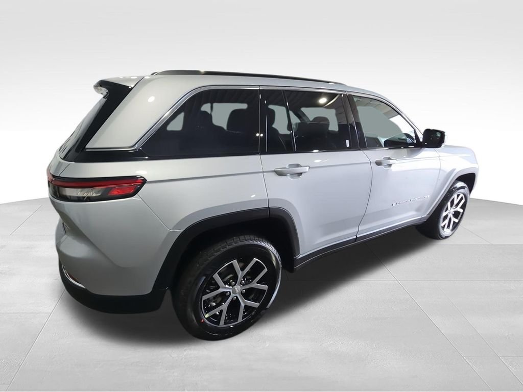 Used 2025 Silver Jeep Limited image 6