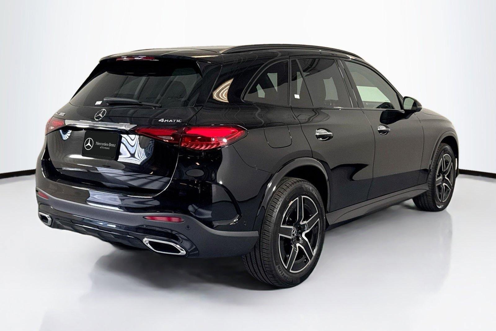 New 2026 Black Mercedes-Benz GLC 300 image 5