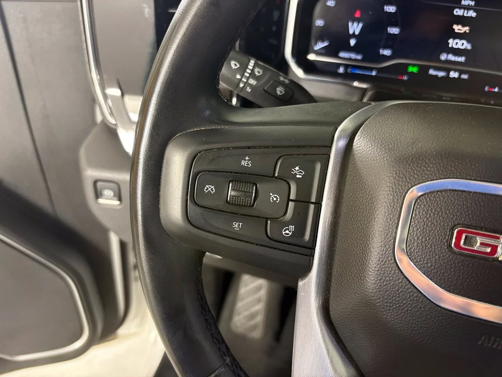 Used 2025 White GMC SLT image 21