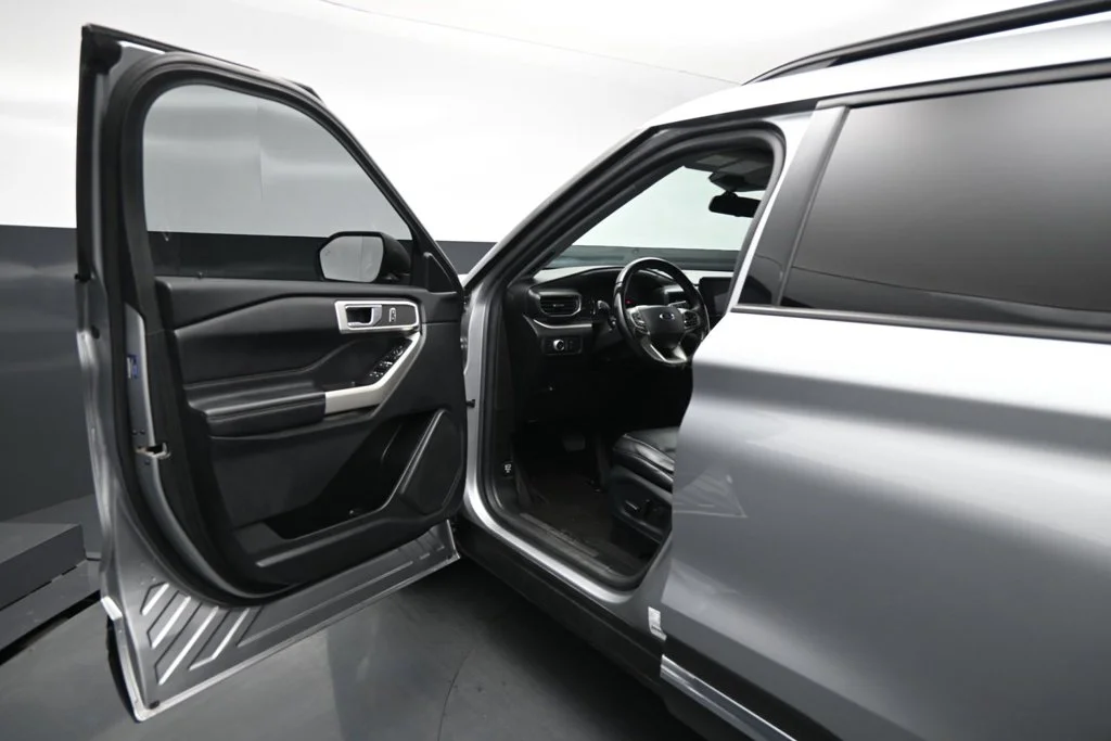 Used 2021 Silver Ford XLT image 8