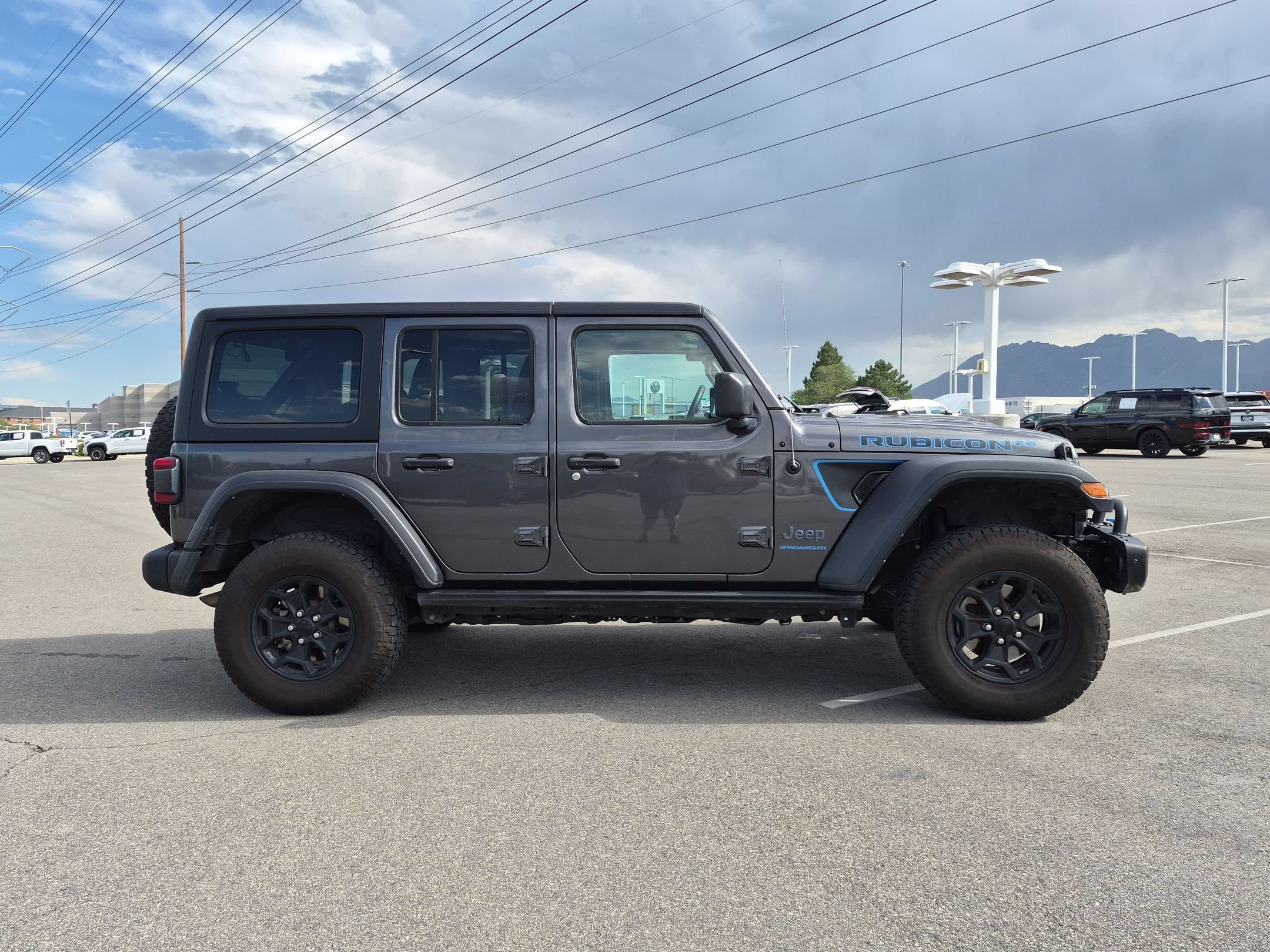Used 2023 Granite Crystal Metallic Clearcoat Jeep Rubicon 20th Anniversary image 2