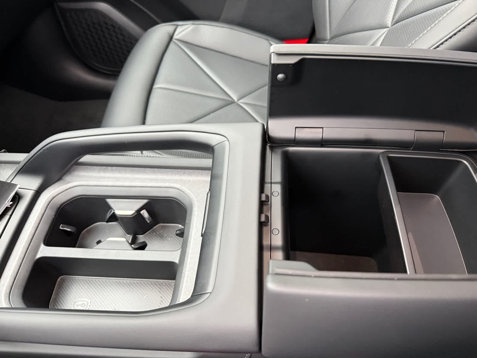 New 2027 Glacial White Pearl Kia EX image 18