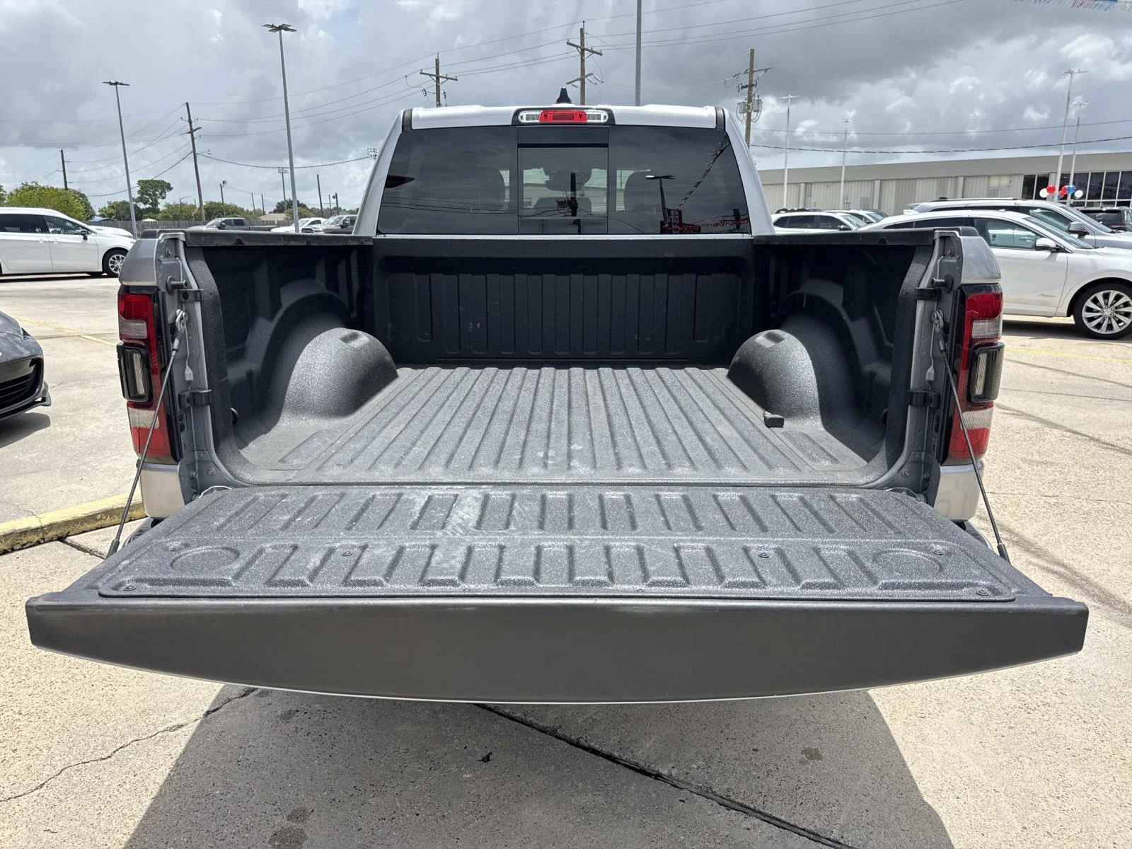 Used 2023 Billet Silver Metallic Clearcoat Ram Laramie image 8