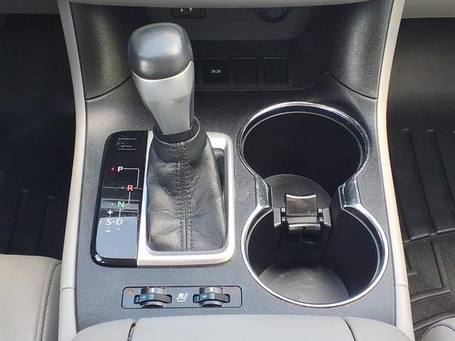Used 2015 Silver Toyota Limited image 17