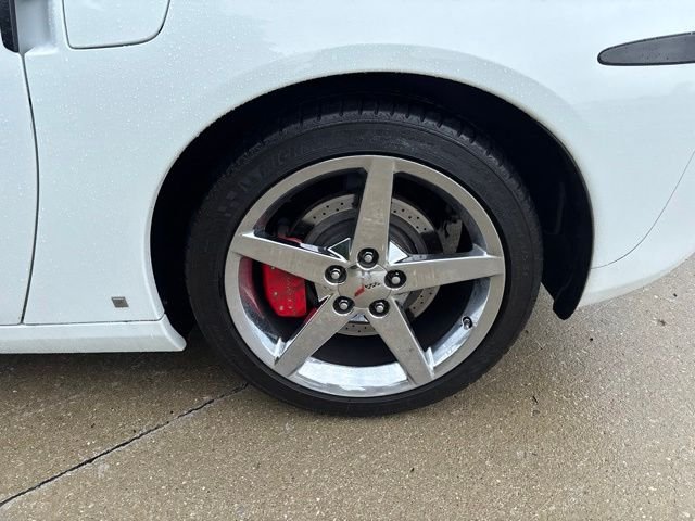 Used 2008 White Chevrolet Base image 10