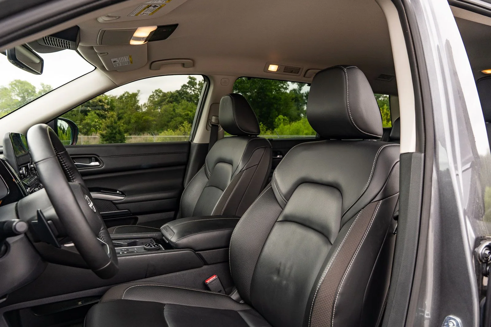 Used 2025 Gray Nissan SL image 18