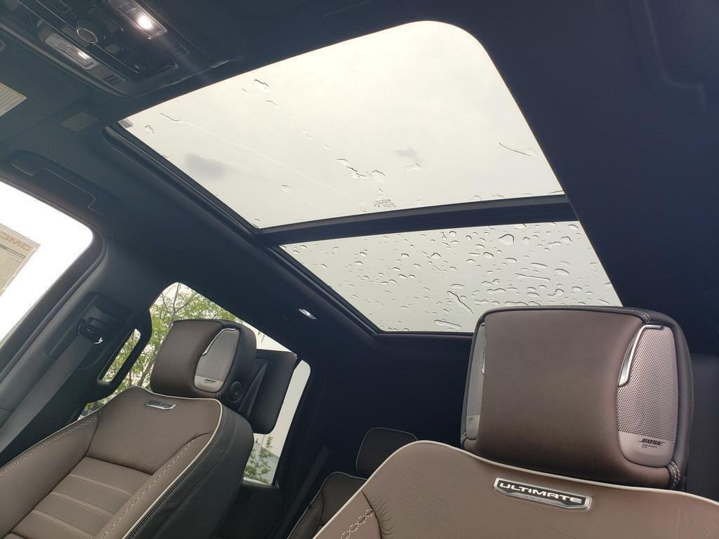 2026 GMC Yukon Denali Ultimate - Photo 18
