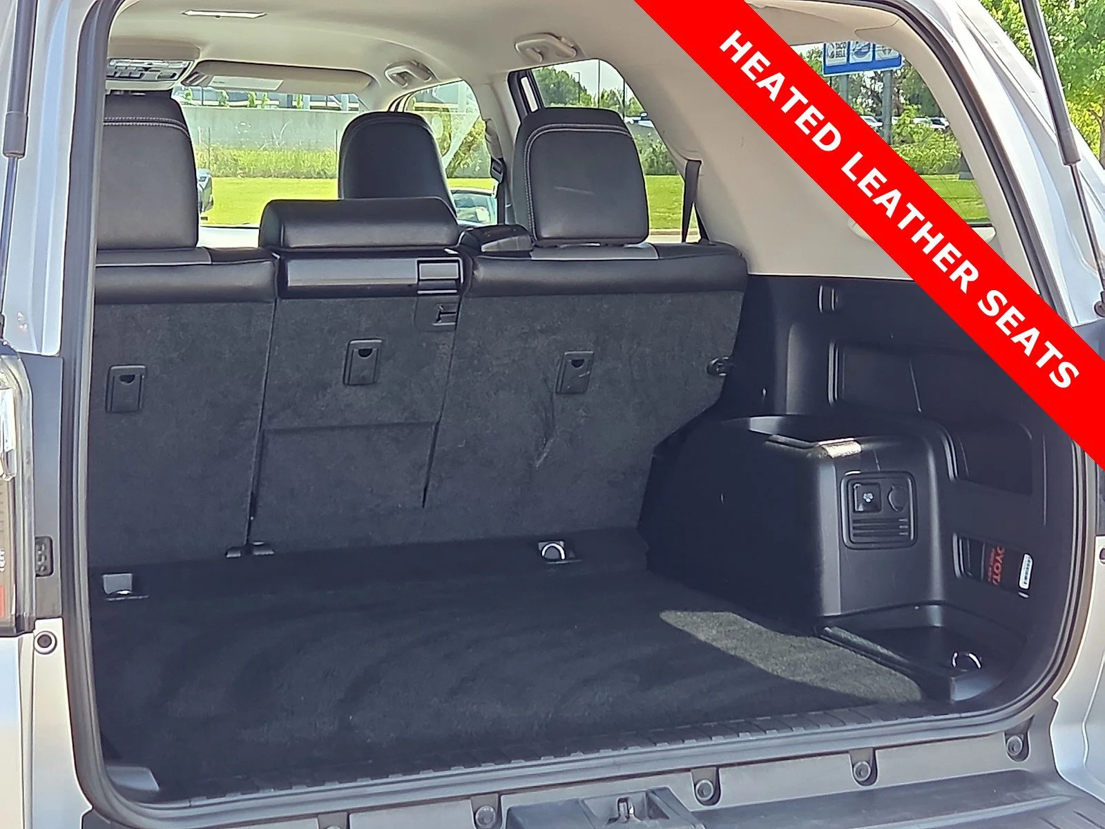 Used 2022 Classic Silver Metallic Toyota SR5 Premium image 9