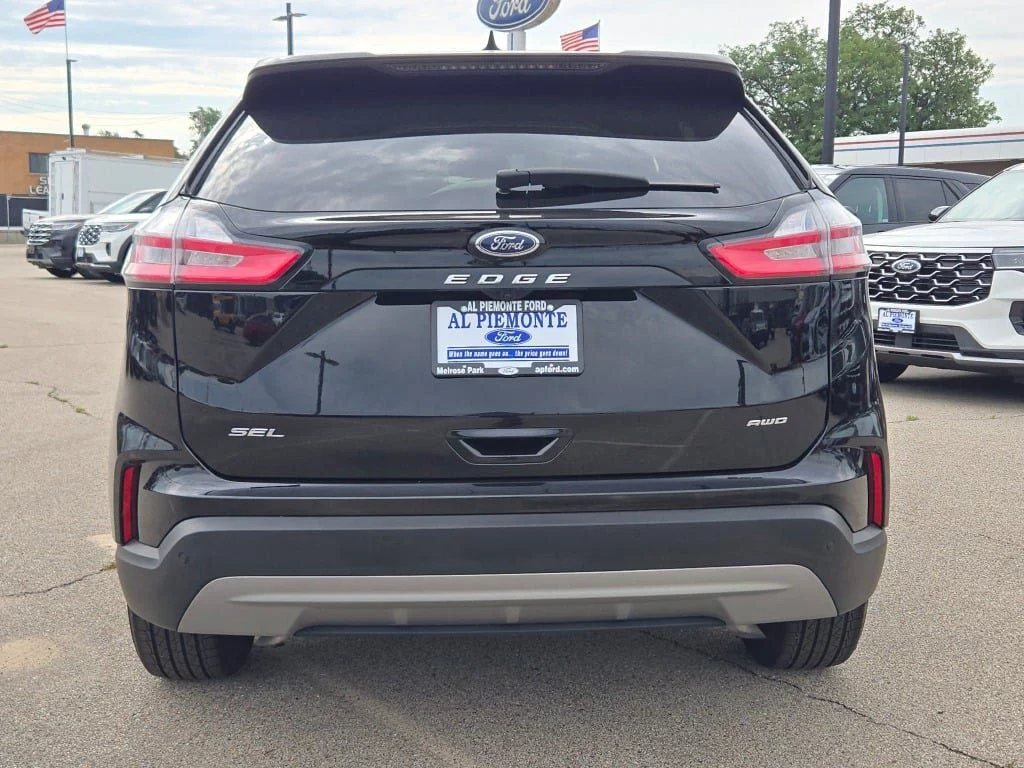 Used 2024 Black Metallic Ford SEL image 13