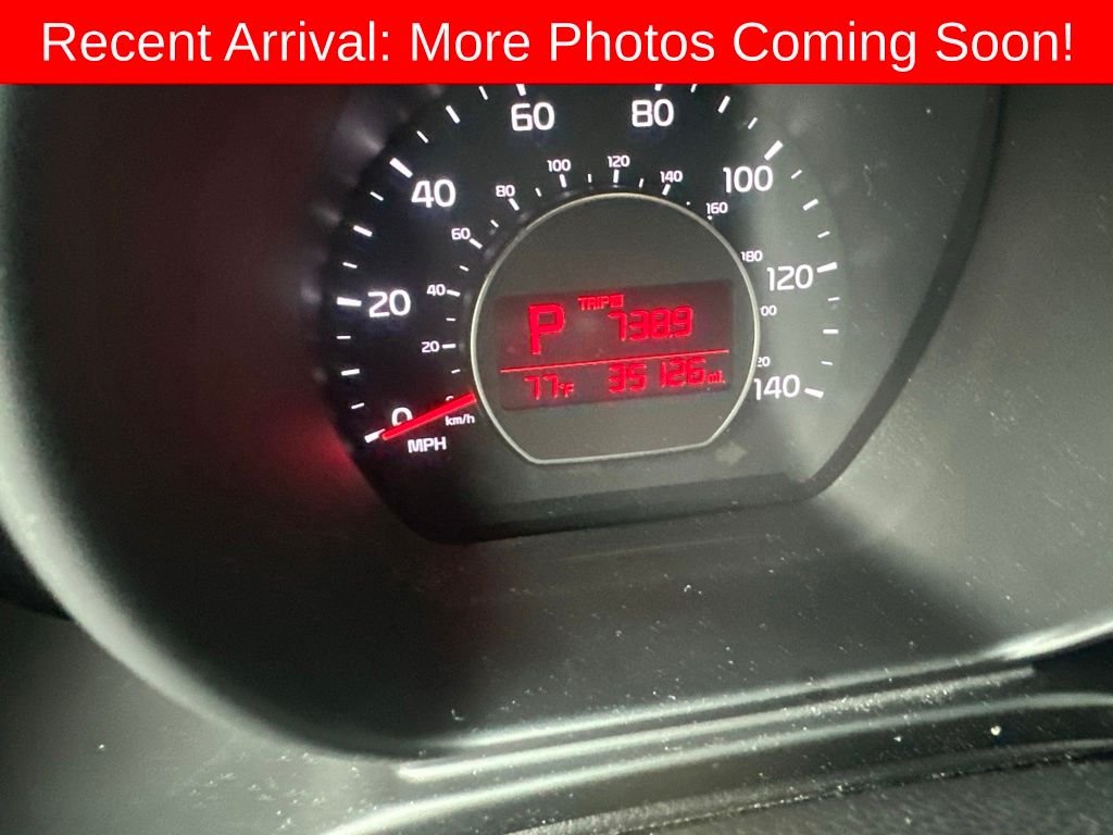 Used 2015 Blue Kia Plus image 3