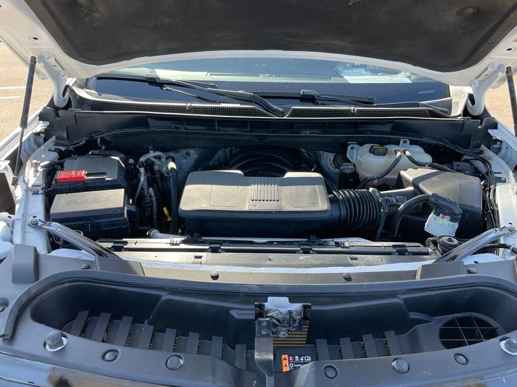 Used 2024 White GMC SLE image 33