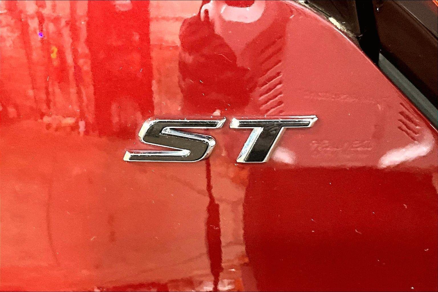 Used 2023 Cinnabar Metallic Buick Select image 9