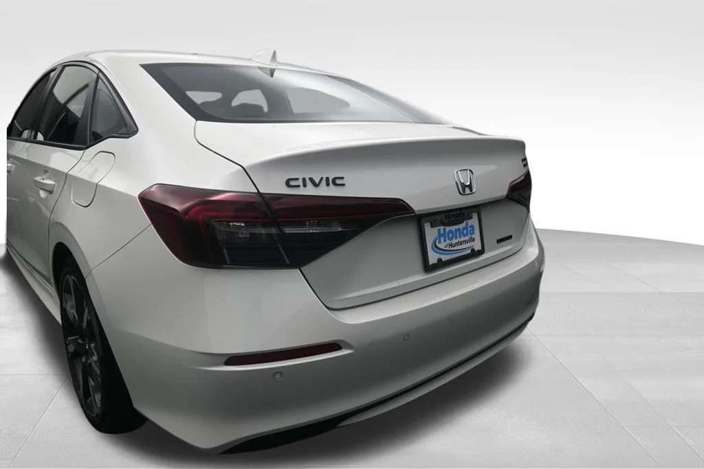 Certified Used 2026 Platinum White Pearl Honda 2WD Sport Touring Hybrid image 12