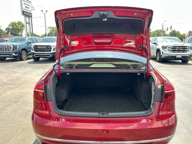 Used 2017 Red Volkswagen 1.8T R-Line image 9