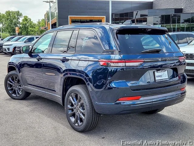 New 2026 Fathom Blue Pearl-Coat Exterior Paint Jeep Limited Reserve image 7