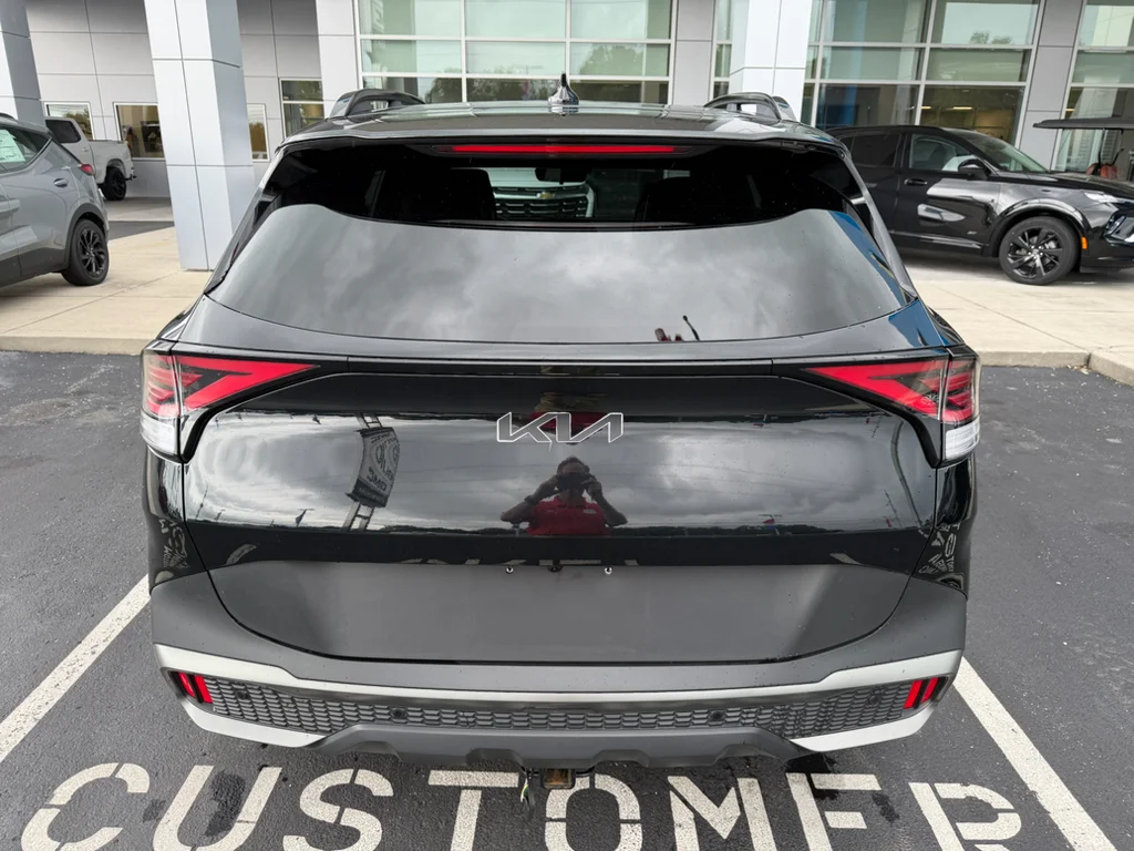 Used 2023 Black Kia X-Pro Prestige image 7