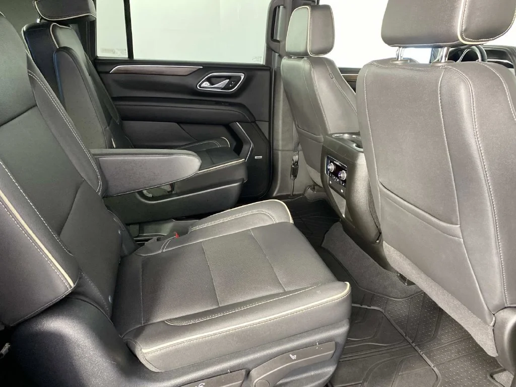 Used 2023 Ash Chevrolet Premier image 12