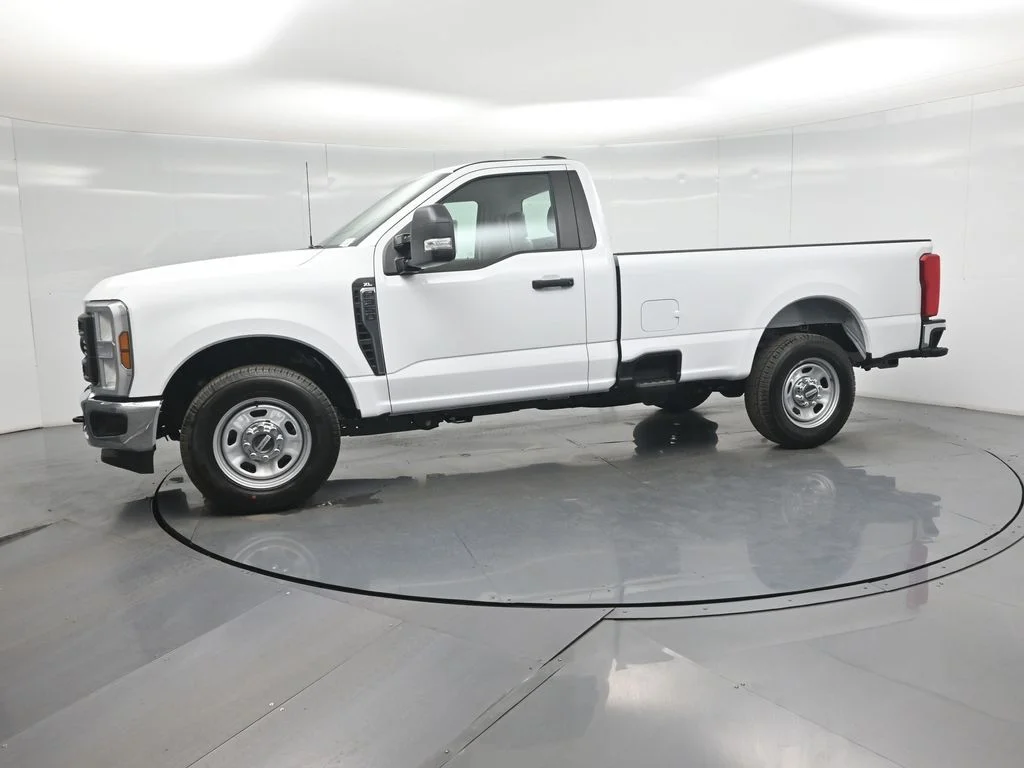 New 2026 Oxford White Ford XL image 20