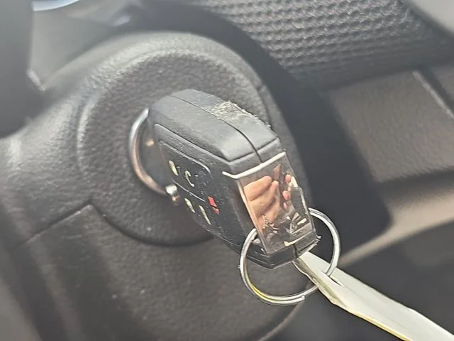 Used 2011 Silver Chevrolet 2LT image 19